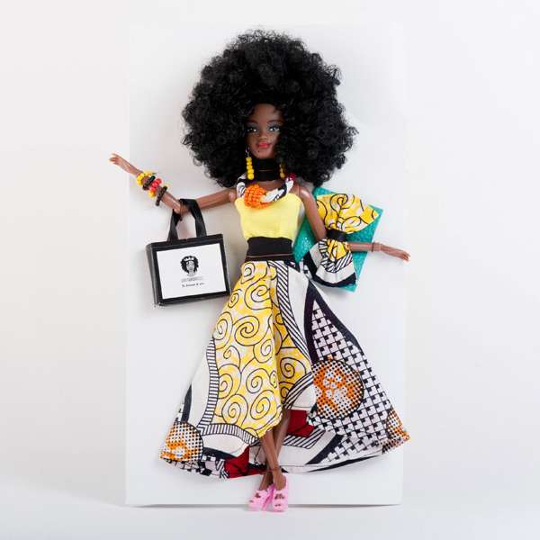 FATOU poupée mannequin noire aux cheveux bouclés