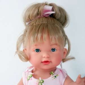 Emma poupée ballerine aux cheveux blonds mi-longs