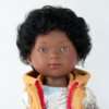 Noah joli poupon africain garçon de 28 cm avec cheveux bouclés